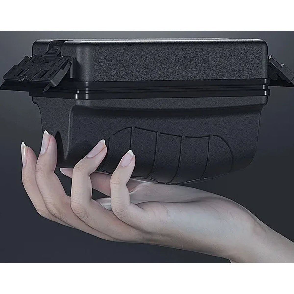 Ergonomic hand grip on the magnetic aquarium cleaner