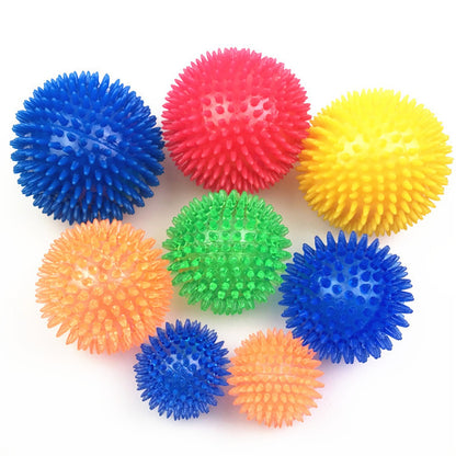 Available colors of the spiky squeaky dog ball